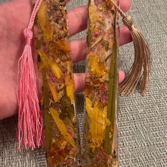 #97 Medium Size Floral Bookmark - Picture 9 of 17